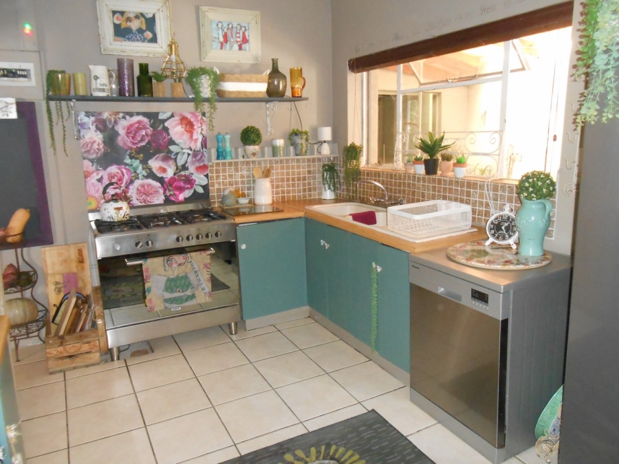 4 Bedroom Property for Sale in Humansdorp Eastern Cape